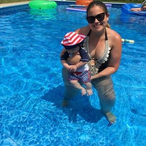 Meet your Posher, Alexis